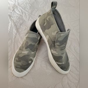 EUC SeaVees Women's Huntington Middie Saltwash Herringbone Twill Sage Camo 9